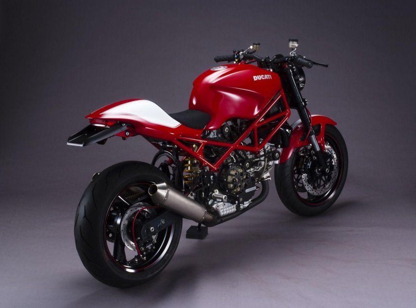 Ducati Monster 695
