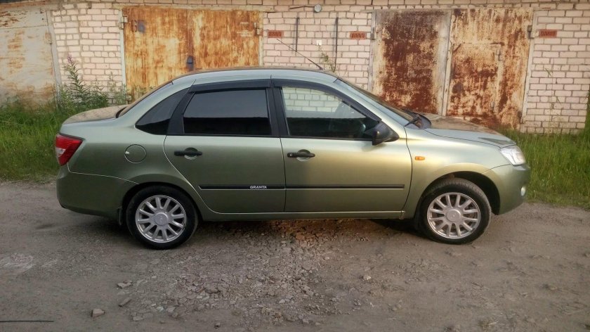 Лада Гранта колумбийская зелень