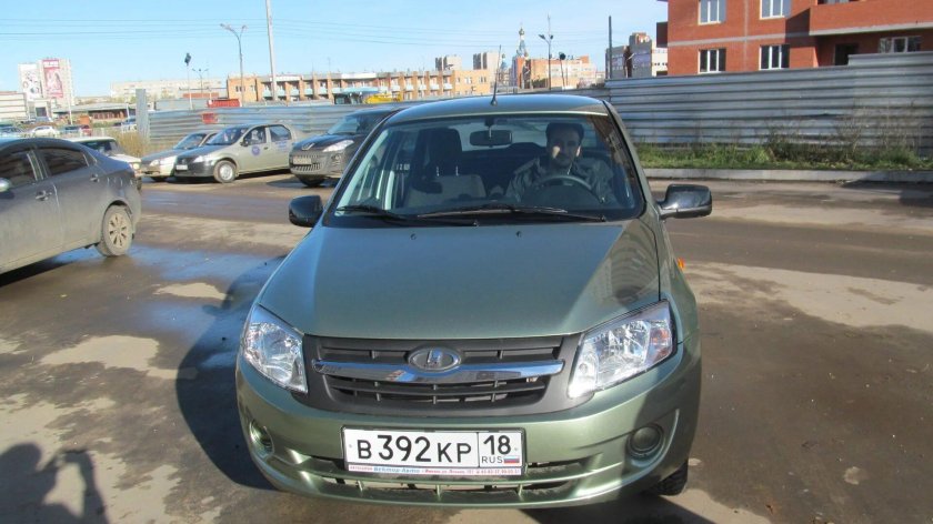 Гранта цвет зеленый металлик