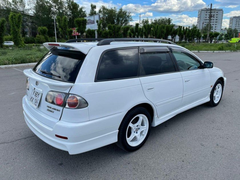 Тойота калдина 2001