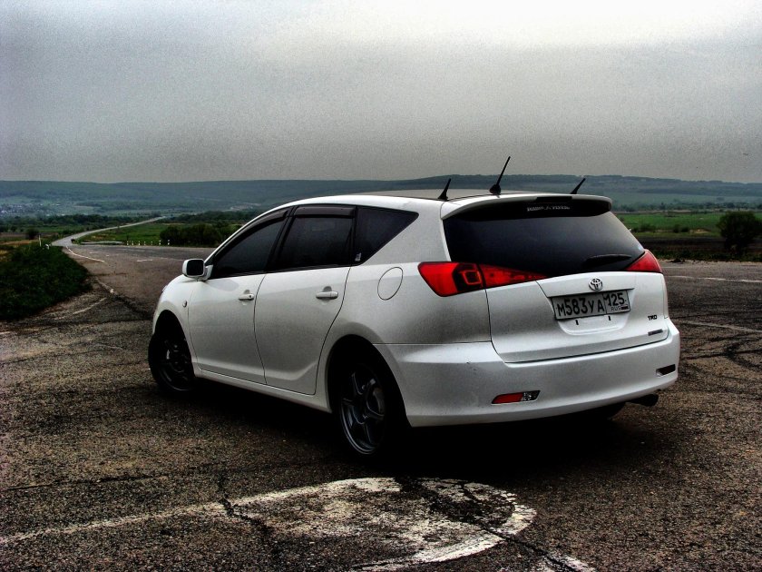 Тойота Калдина 2