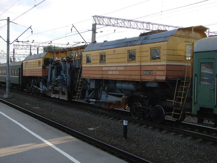 Выправочно-подбивочно-отделочная машина ВПО-3000