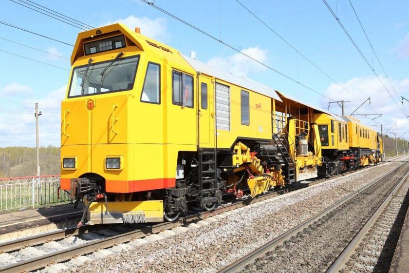 Выправочно-подбивочно-рихтовочная машина впр-02м