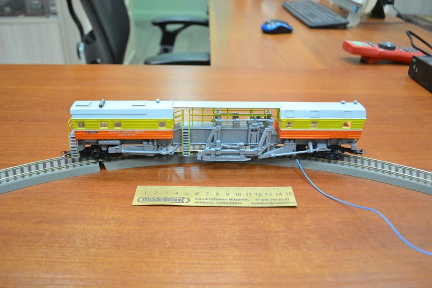 Выправочно-подбивочно-отделочная машина ВПО-3000