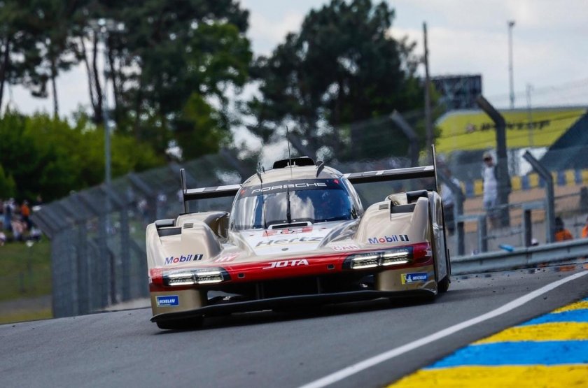 Porsche penske motorsport