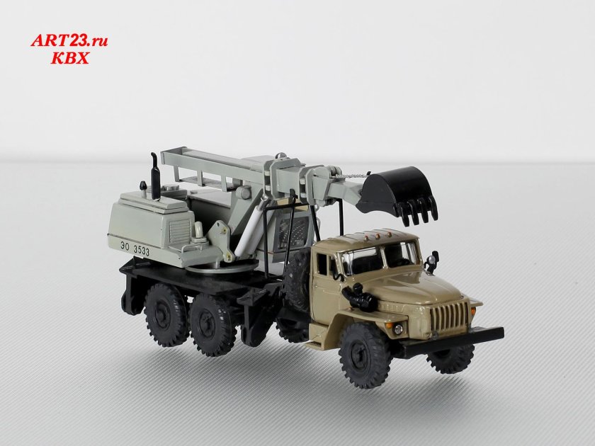 Экскаватор эо-3533