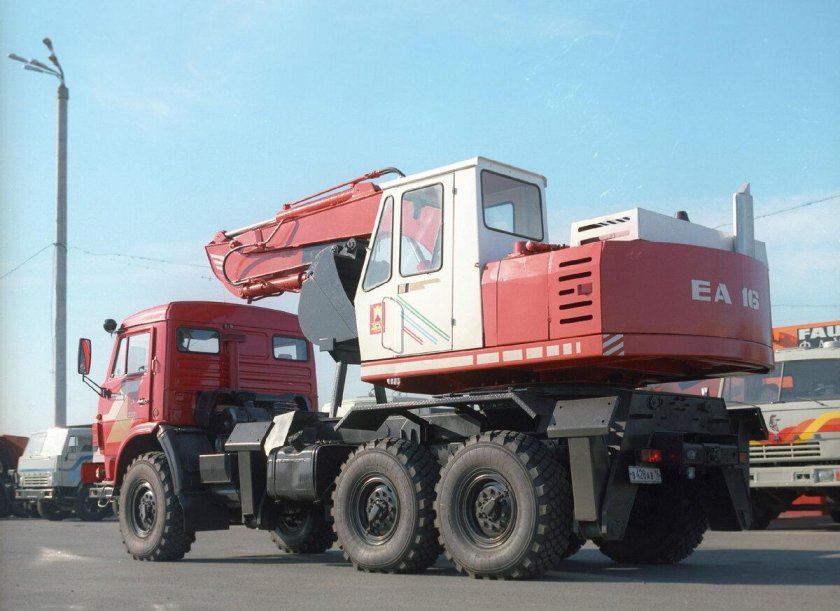 Шасси экскаватора