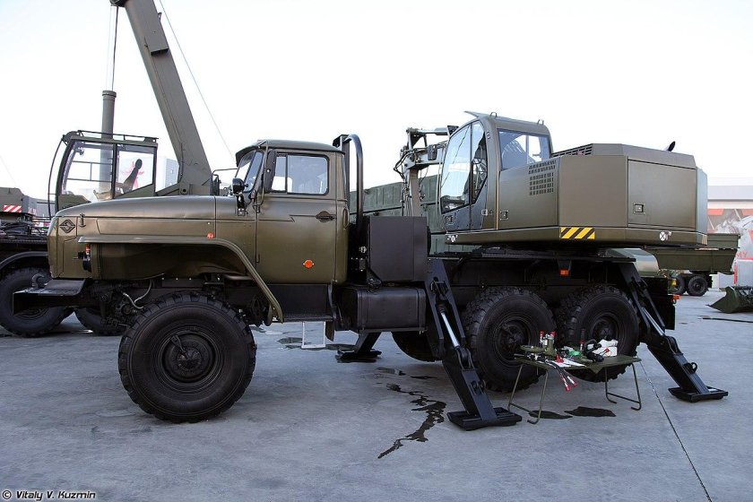 ЭОВ Урал 4320