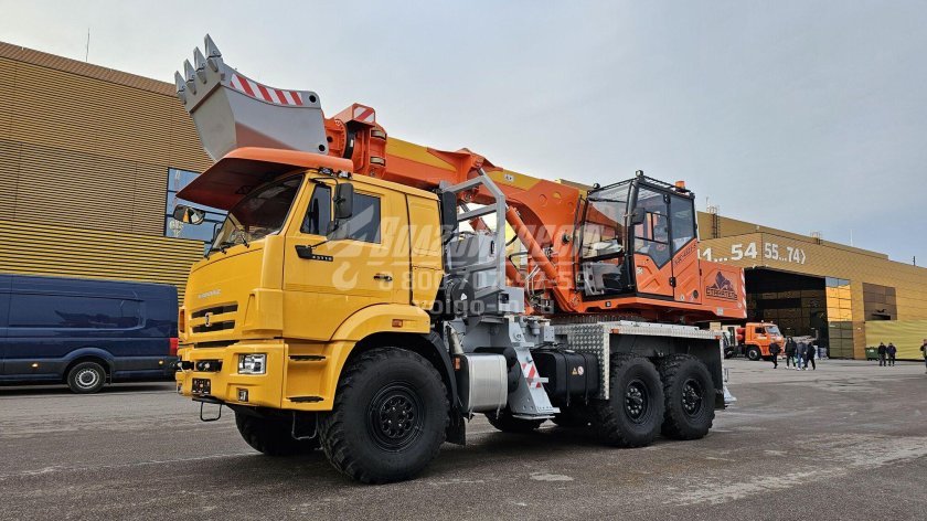 Экскаватор на базе камаза