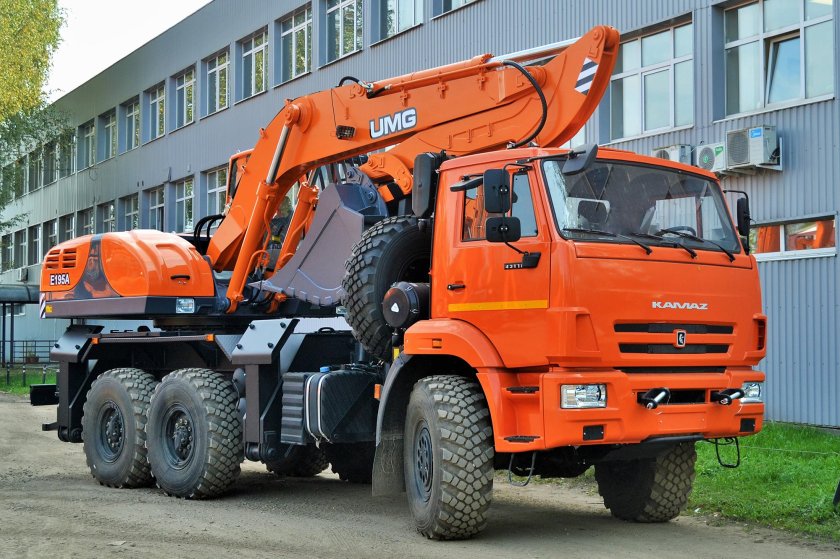 Экскаватор на автомобильном ходу КАМАЗ-43118 e195а