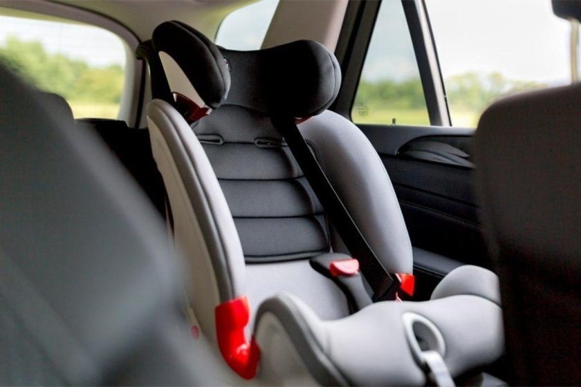 Детский кресло для автомобиля