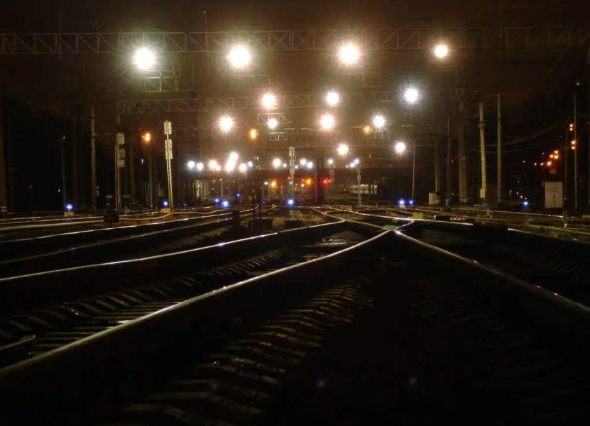 Рельсы ночью