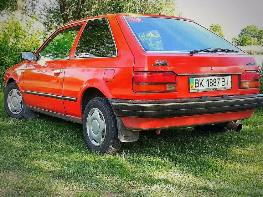 Mazda 323 1987