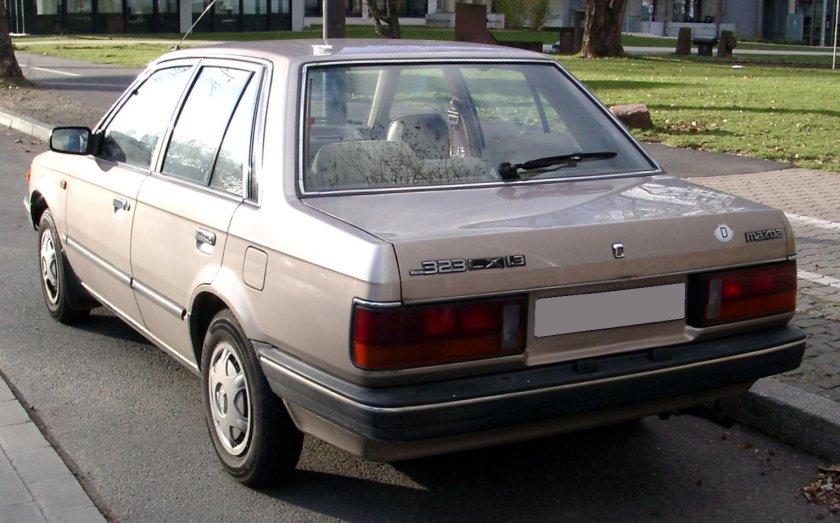 Mazda 323 bf sedan