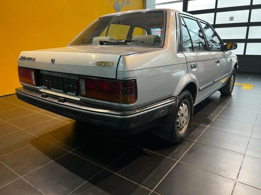 Mazda 323 1986 седан