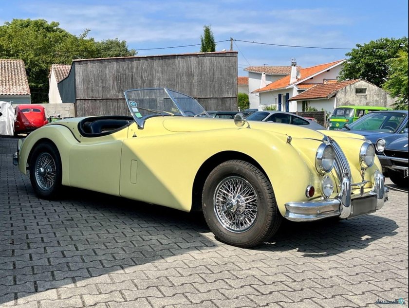 Jaguar xk120 roadster