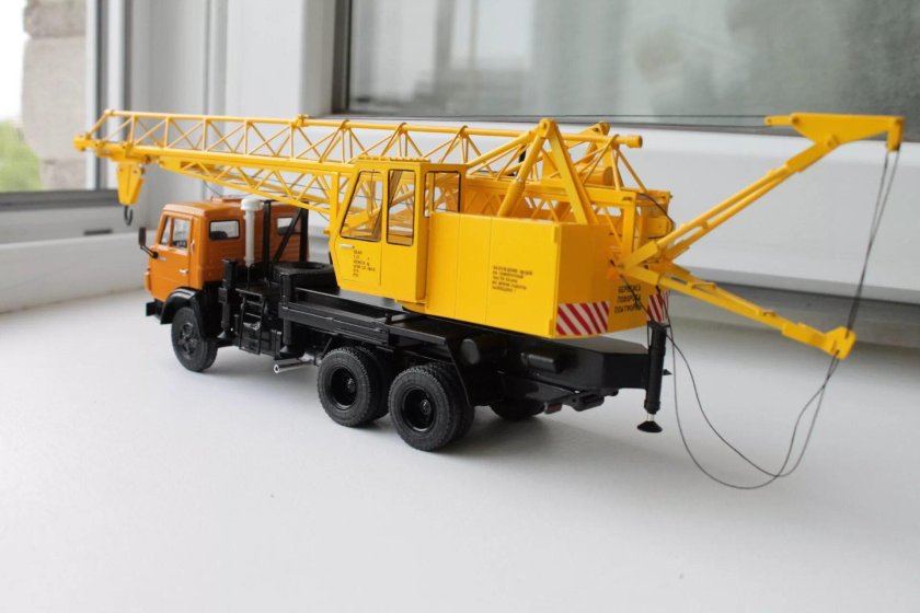КАМАЗ автокран 1 43