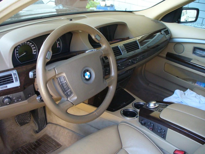 БМВ 745 салон