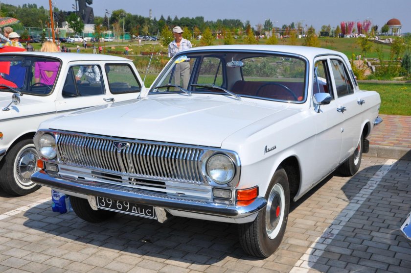 ГАЗ 24 белая