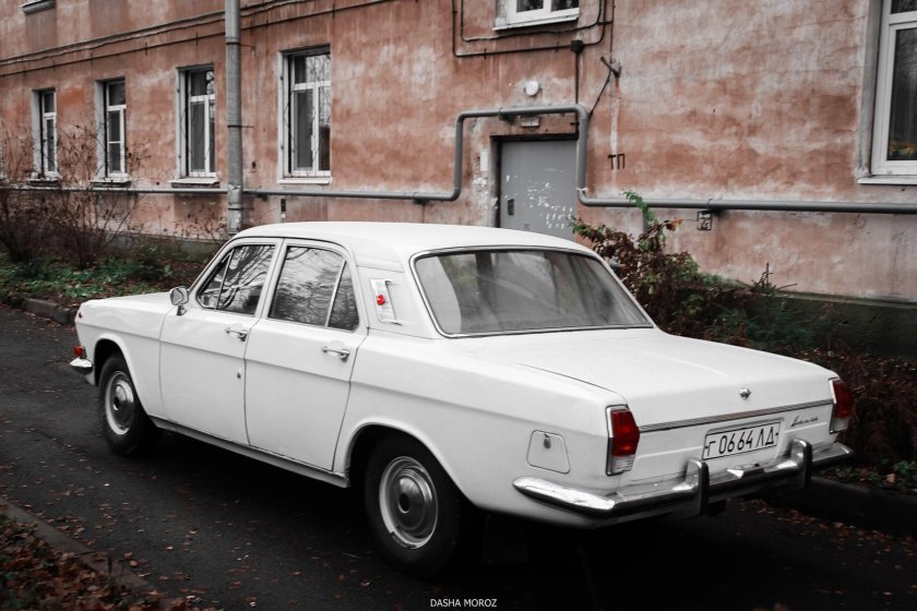 ГАЗ 24 белая