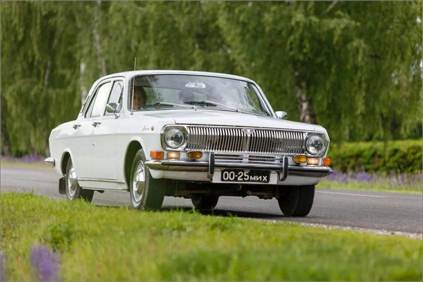 ГАЗ 24 белая