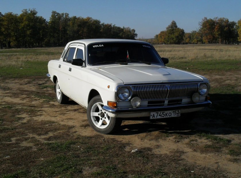 Волга ГАЗ 2410 белая