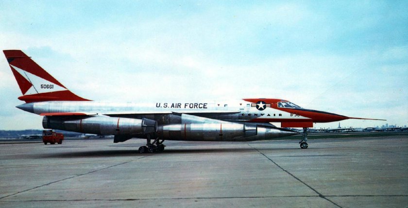 Самолет в 58 хастлер