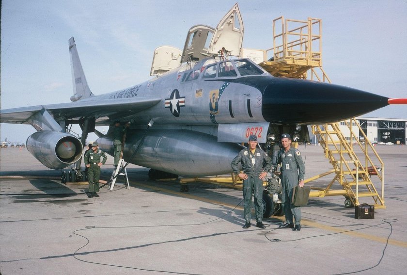 B 58 бомбардировщик