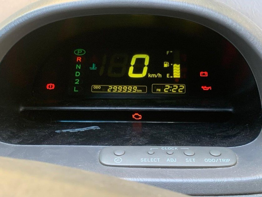 Toyota Spacio 1997 приборная панель