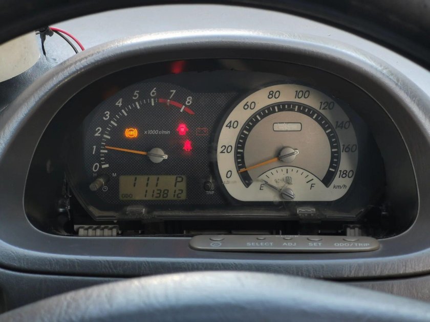 Панель приборов Тойота Королла Спасио ае111