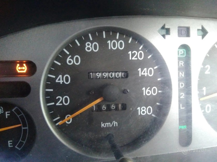 Toyota Sprinter Carib ae110