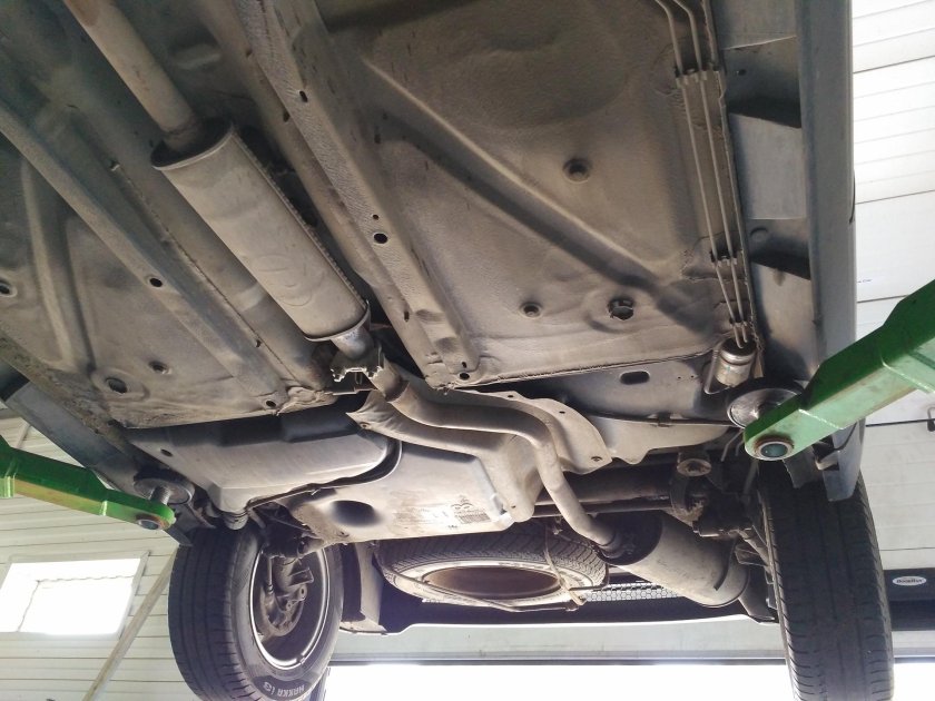 Chevrolet lanos снизу