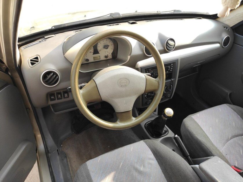 Автомобиль byd flyer