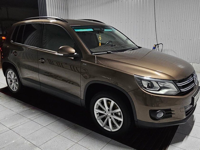 Volkswagen tiguan 2012 коричневый