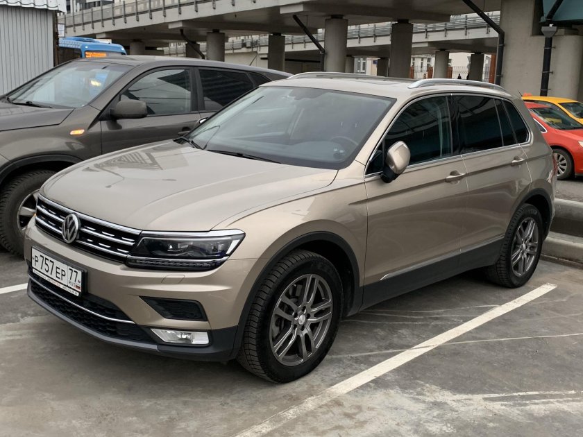 Volkswagen Tiguan 2017 бежевый