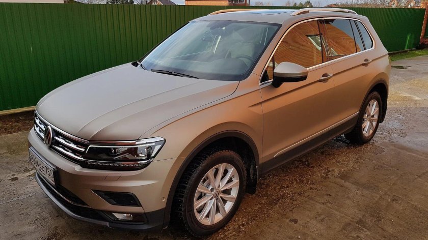 Volkswagen Tiguan золотистый