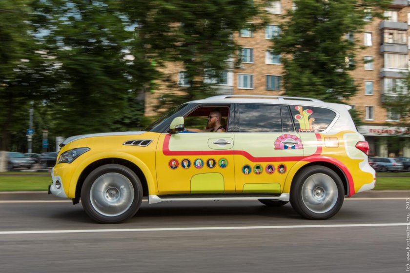 Infiniti qx56 Yellow Submarine