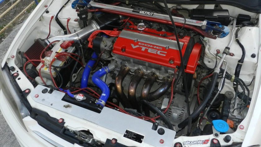 Хонда Торнео 2000 подкапотка