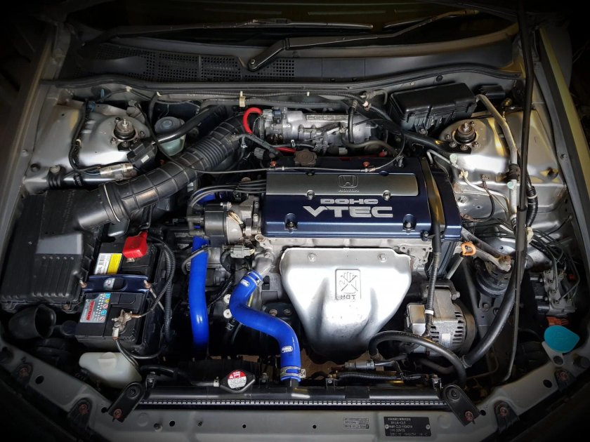 Хонда Торнео 2000 подкапотка