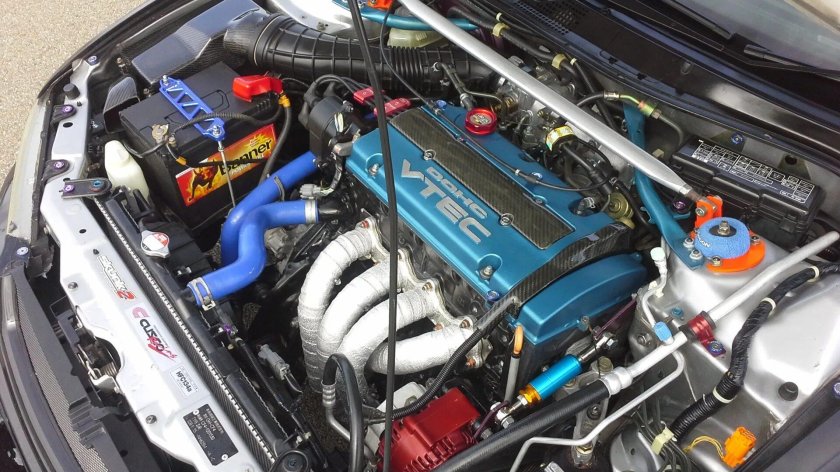 Хонда Торнео подкапотка