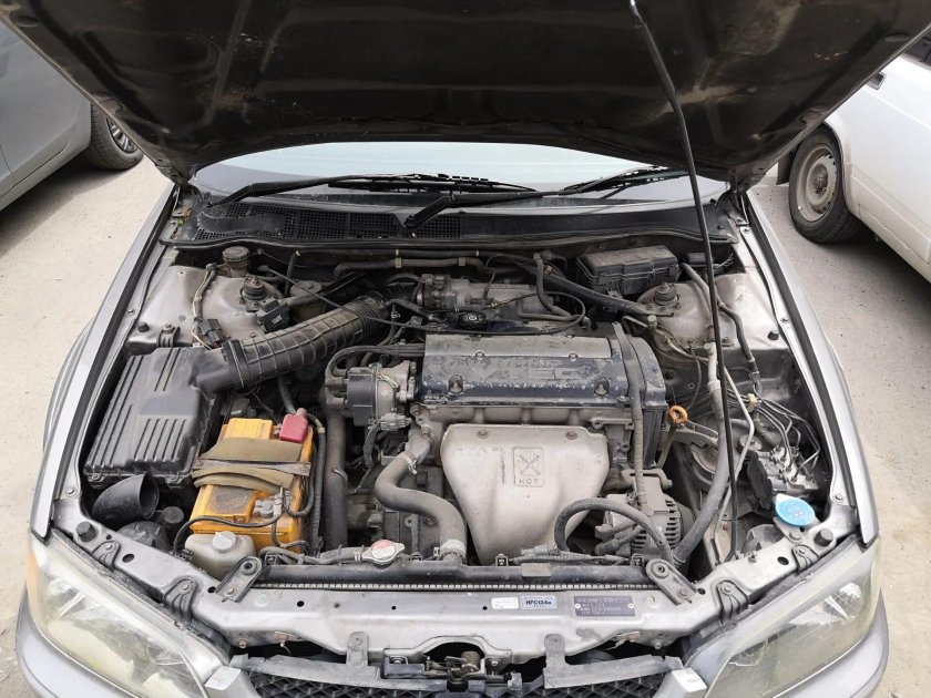 Хонда Торнео подкапотка