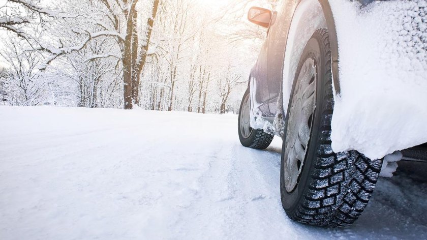 Джип в снегу