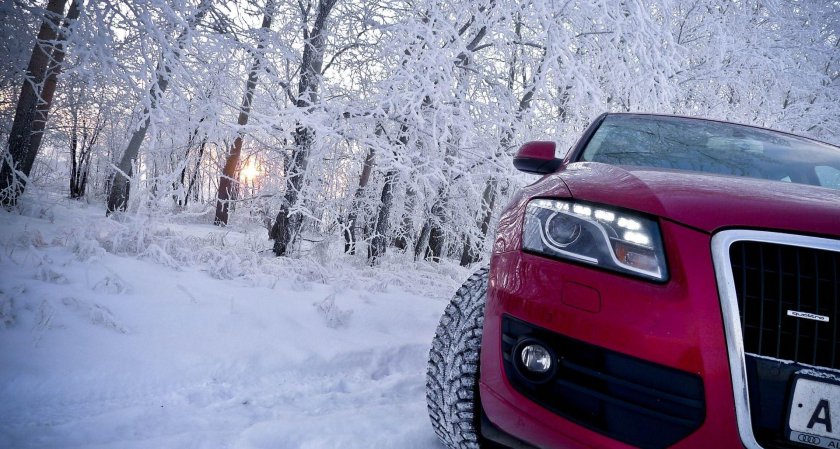 Автомобиль в снегу