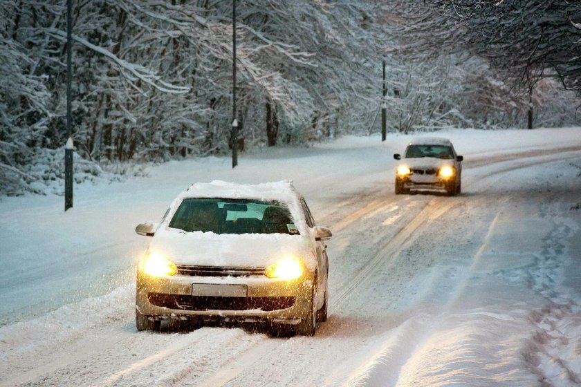 Машина зимой