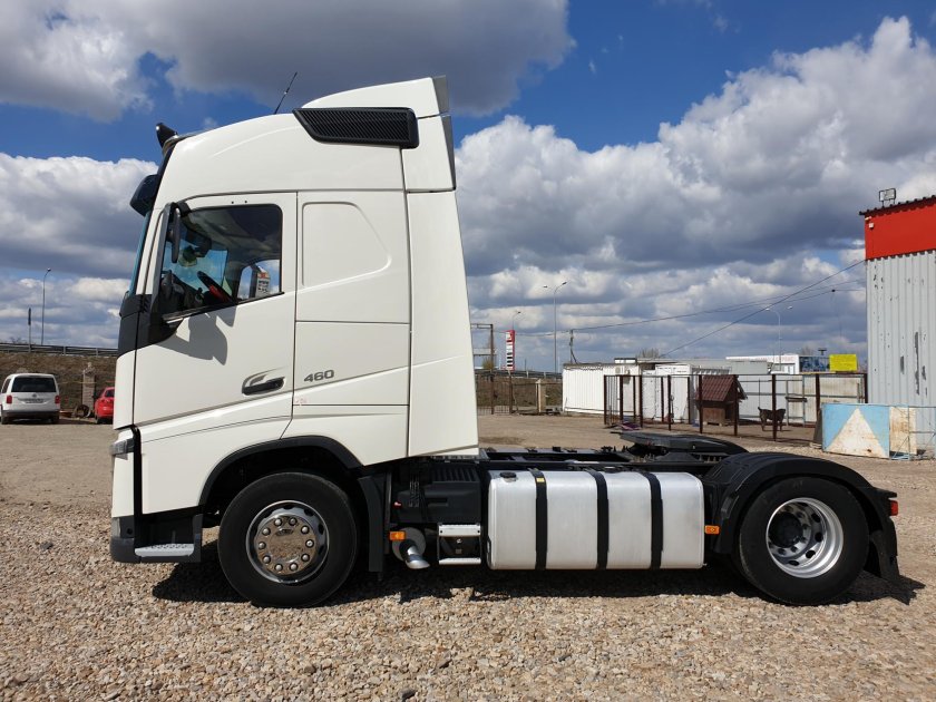 Вольво 460 тягач