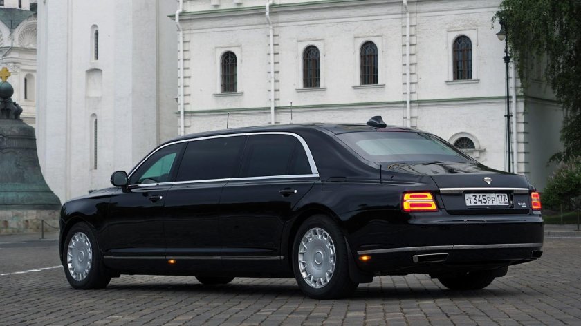 Сенат лимузин Аурус лимузин