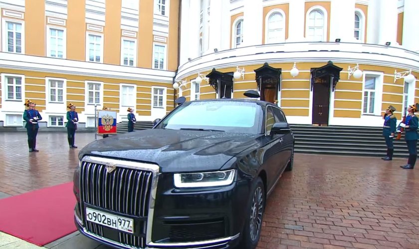 Машина путина аурус