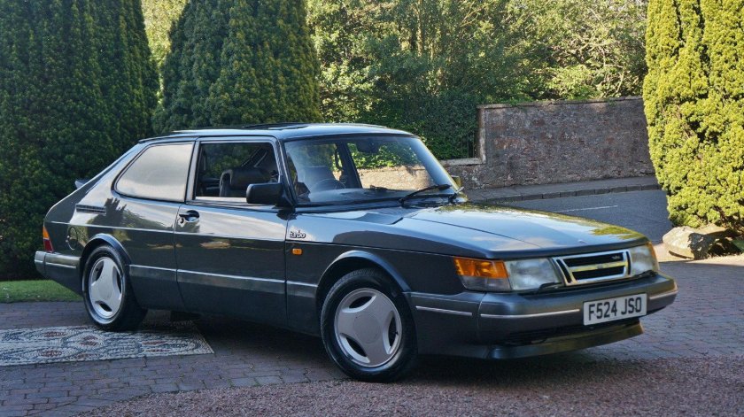 Saab 900