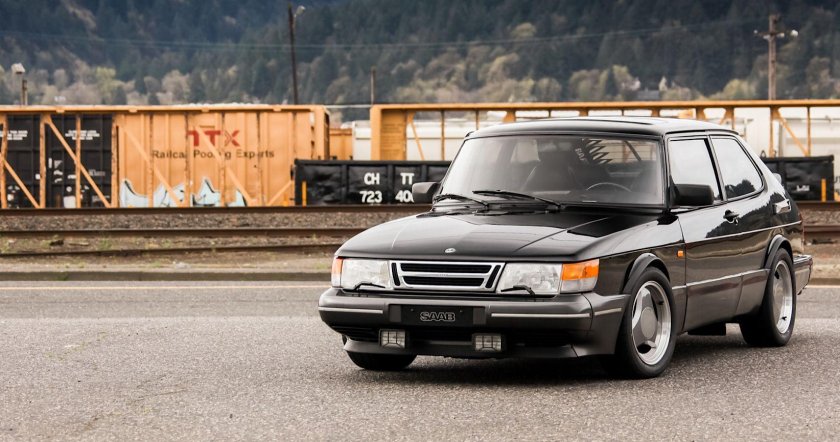 Saab 900