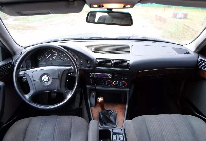 BMW 520i e34 салон